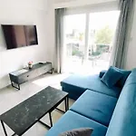 Holiday Apartments At Grand Sapphire Residence With Casino & Pool Access Διαμέρισμα *