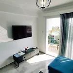 Holiday Apartments At Grand Sapphire Residence With Casino & Pool Access