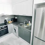 Holiday Apartments At Grand Sapphire Residence With Casino & Pool Access Διαμέρισμα