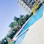 Holiday Apartments At Grand Sapphire Residence With Casino & Pool Access *